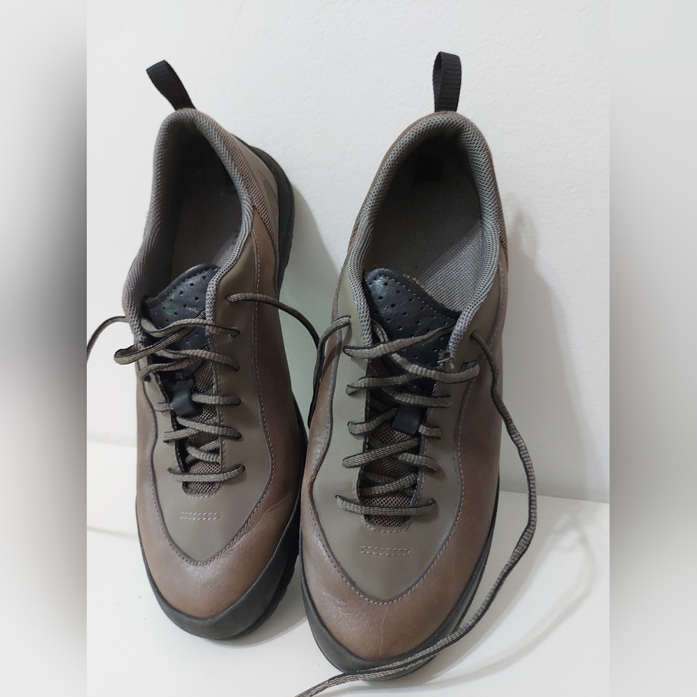 Merrel Shoes - Picture 5 of 11